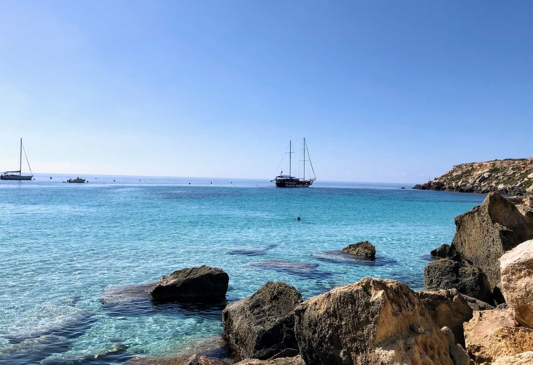 Favignana Sicily Cala Azzura Rocks Boats Turquoise Sea