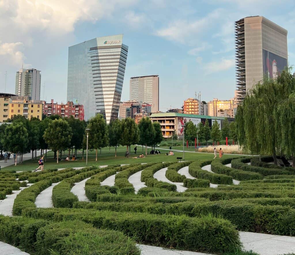 BAM Park Biblioteca Degli Alberi Milan Rows Of Curved Hedges Modern Landscape Design And Architecture Porta Nuova