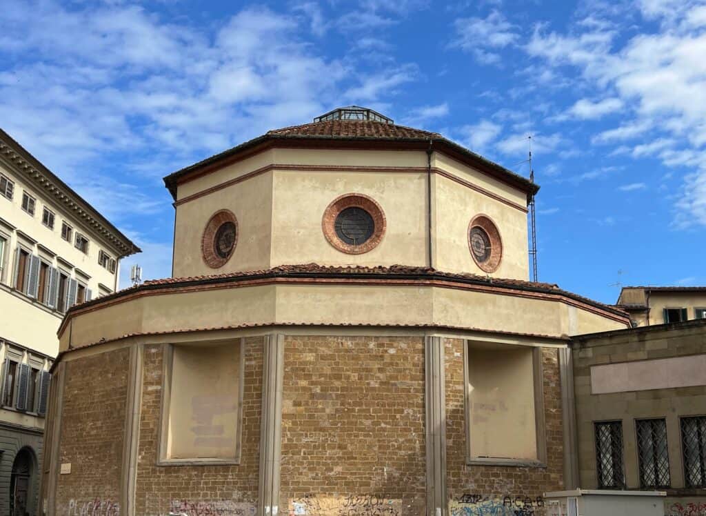 Brunelleschi Rotonda Round Renaissance Brick Exterior Florence Medeci Museum