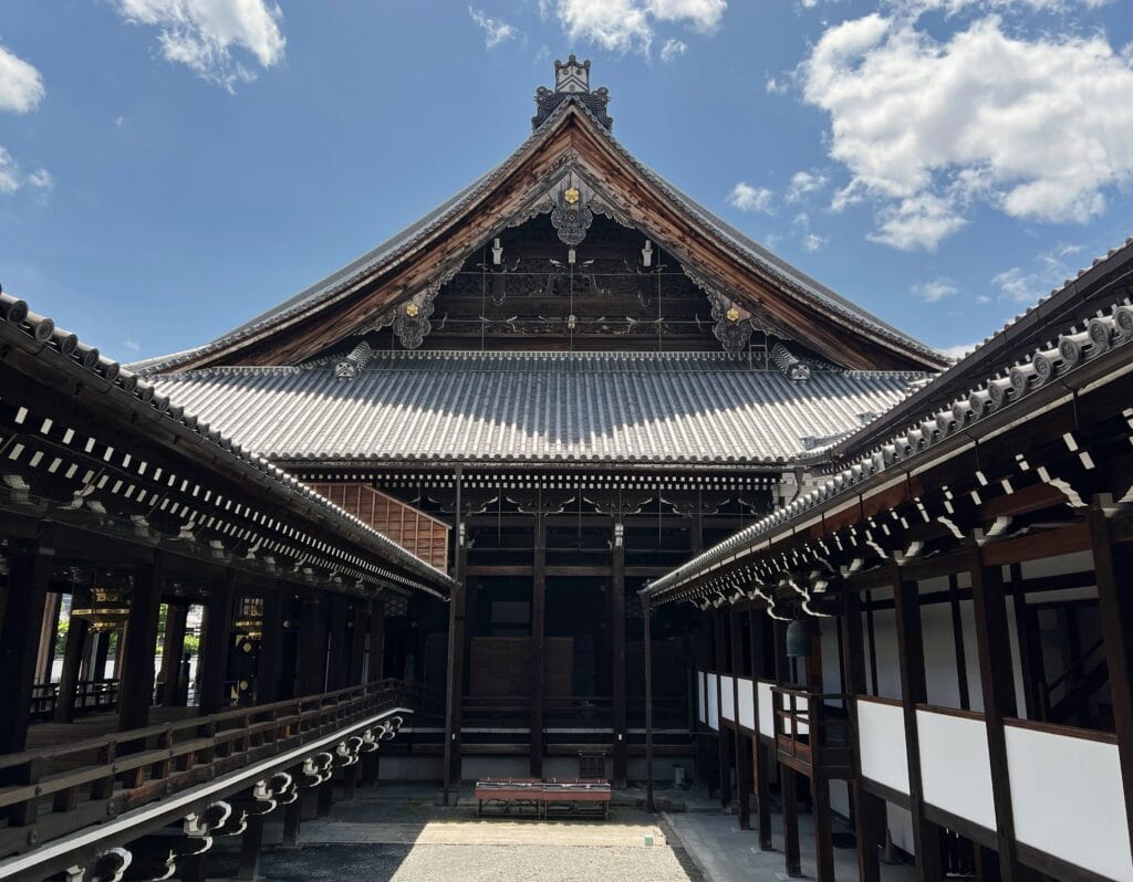 Kyoto Nishi-Hongwan-ji Wooden Temple Interior Courtyard 16th Century